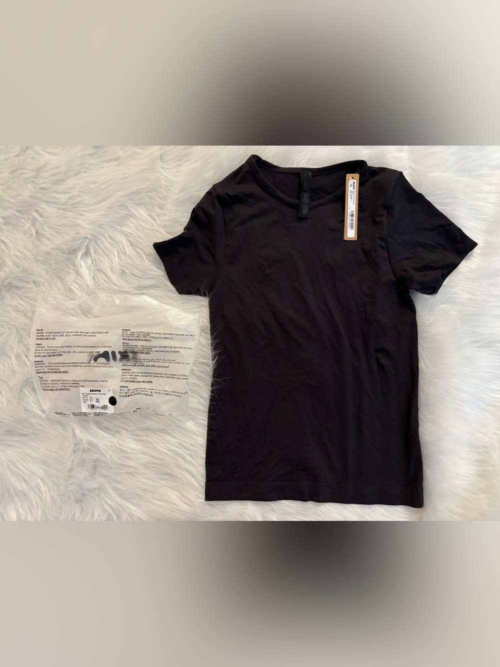 Skims soft soothing seamless T-shirt Eclipse Size Medium. NWT - Picture 2 of 4